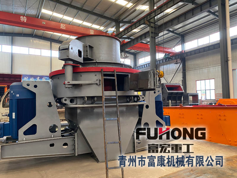 立式?jīng)_擊式破碎機(jī)可用于粗磨作業(yè)，可破碎小于60mm的入料