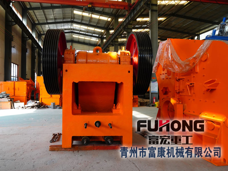 如何降低新型顎式破碎機在使用過程中的噪音問題？